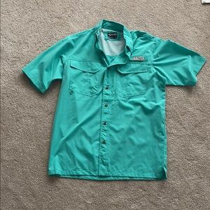 Green Casual Button Down Shirt with Classic Collar